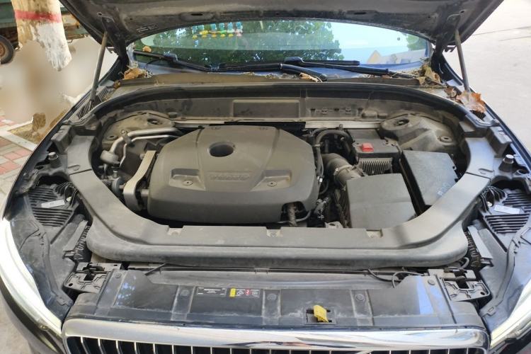 Used Volvo XC60 2020 T5 4x4 Smart Luxury Edition Engine Bay