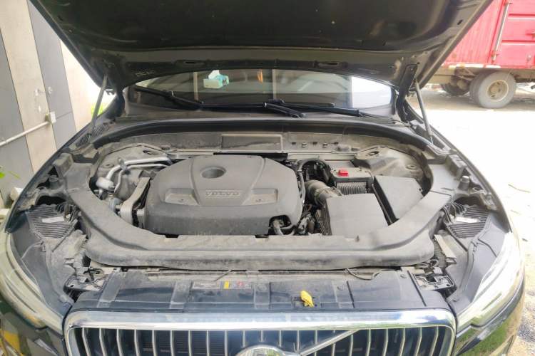 Used Volvo XC60 2020 T5 4x4 Zhiyi Luxury Edition Engine Bay