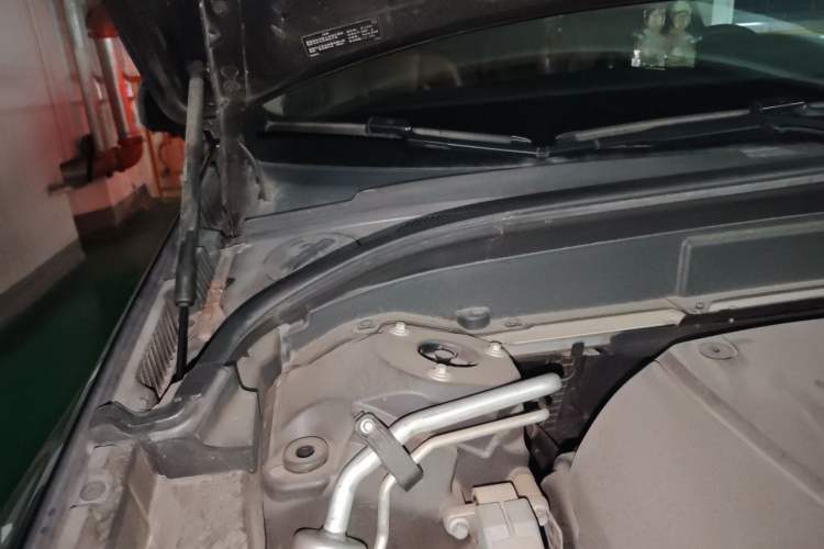 Used Volvo XC60 2020 T5 4x4 Smart Luxury Edition Engine Bay Right