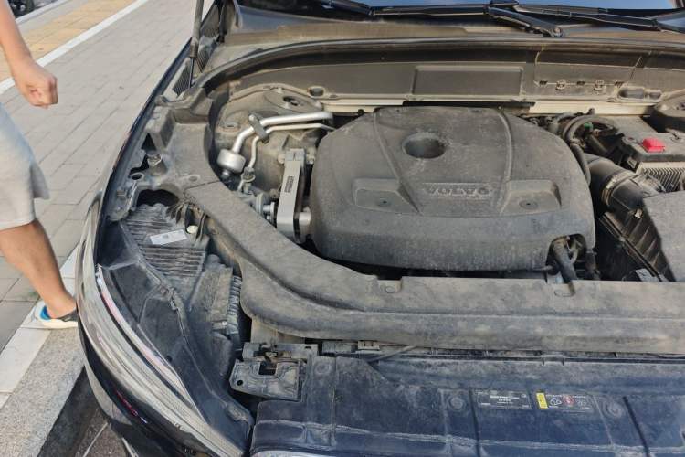 Used Volvo XC60 2020 T5 4x4 Smart Luxury Edition Engine Bay Right