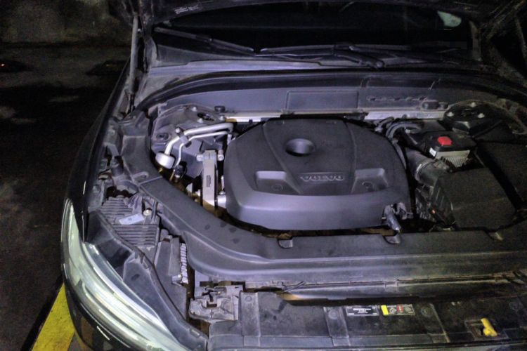 Used Volvo XC60 2020 T5 4x4 Zhiyi Luxury Edition Engine Bay Right