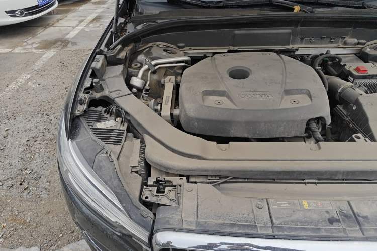Used Volvo XC60 2020 T5 4x4 Smart Luxury Edition Engine Bay Right