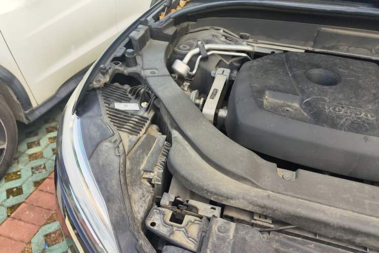 Used Volvo XC60 2020 T5 4x4 Zhiyi Luxury Edition Engine Bay Right