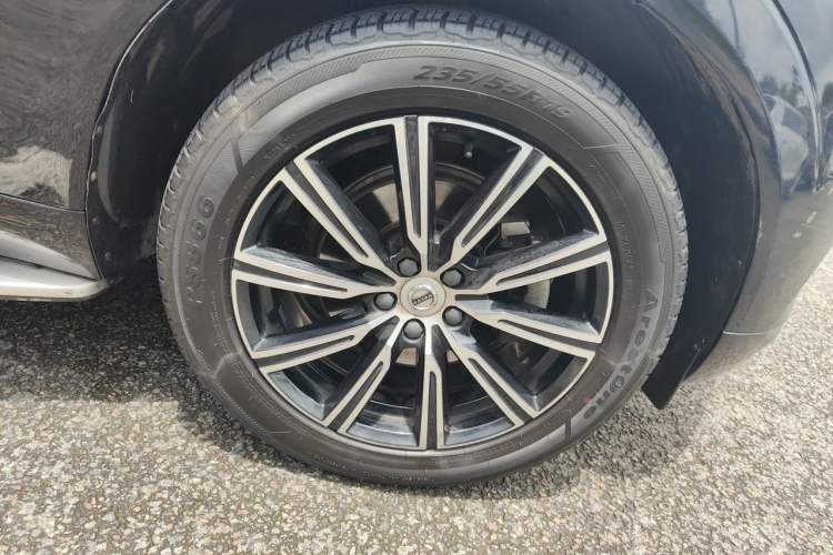 Used Volvo XC60 2020 T5 4x4 Smart Luxury Edition Exterior 1