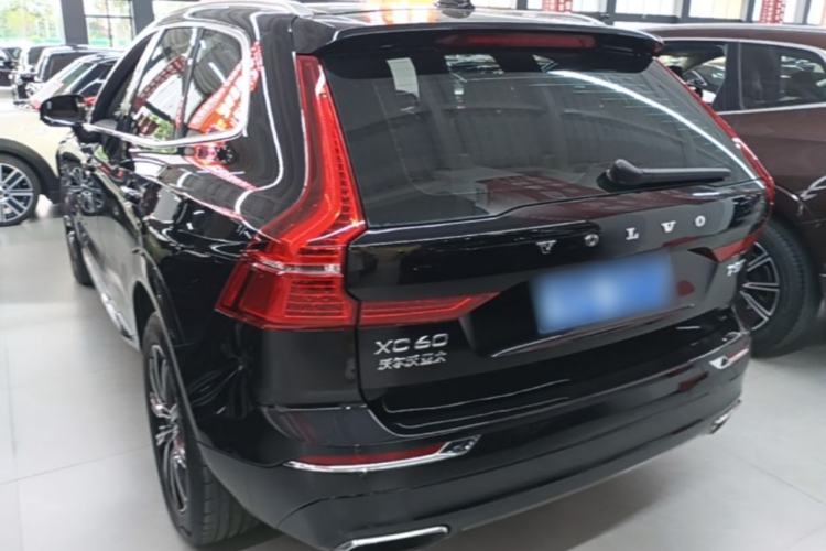 Used Volvo XC60 2020 T5 4x4 Smart Luxury Edition Exterior 2