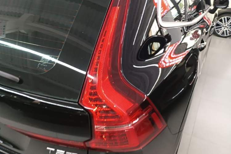 Used Volvo XC60 2020 T5 4x4 Smart Luxury Edition Exterior 3