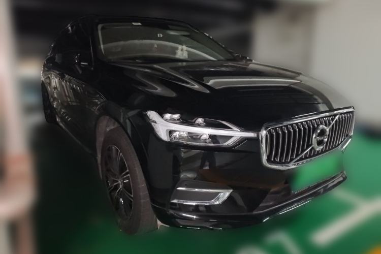 Used Volvo XC60 2020 T5 4x4 Smart Luxury Edition Front Right 45 Deg