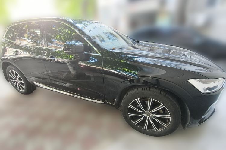 Used Volvo XC60 2020 T5 4x4 Smart Luxury Edition Front Right 45 Deg