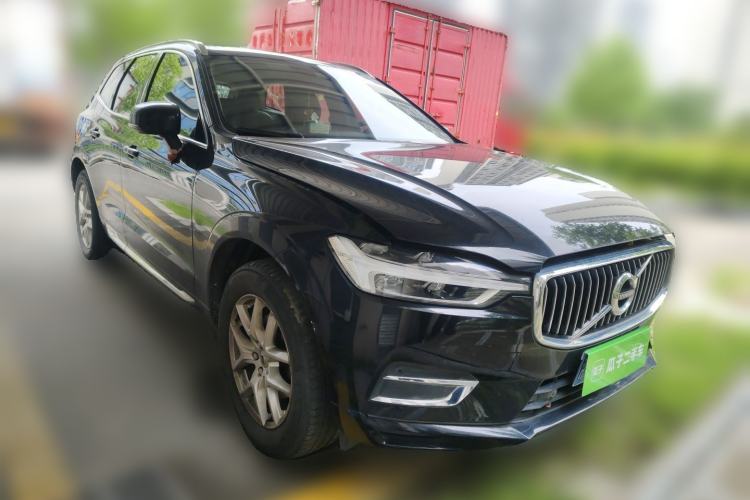 Used Volvo XC60 2020 T5 4x4 Zhiyi Luxury Edition Front Right 45 Deg