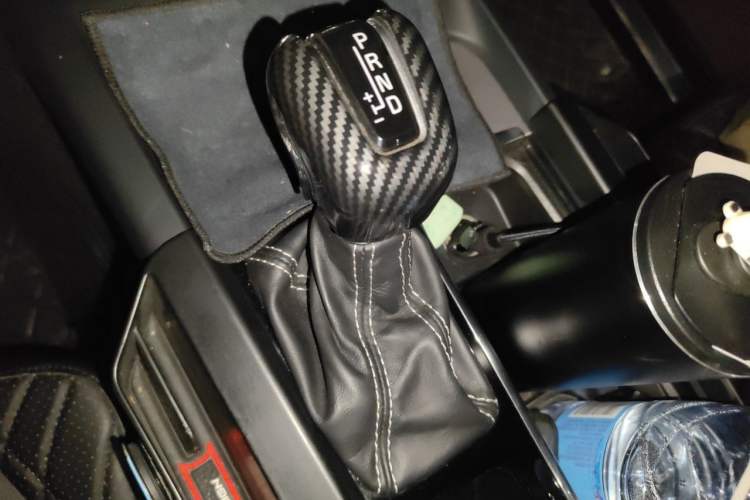 Used Volvo XC60 2020 T5 4x4 Smart & Dynamic Sport Edition Gear Lever