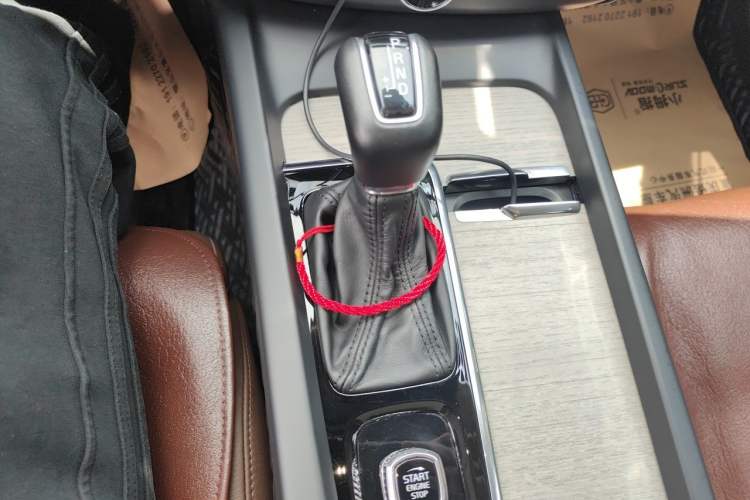 Used Volvo XC60 2020 T5 4x4 Smart Luxury Edition Gear Lever