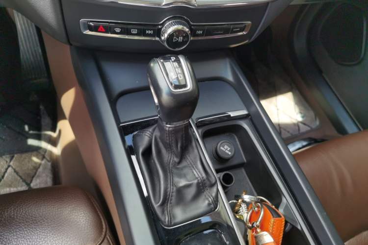 Used Volvo XC60 2020 T5 4x4 Zhiyi Luxury Edition Gear Lever