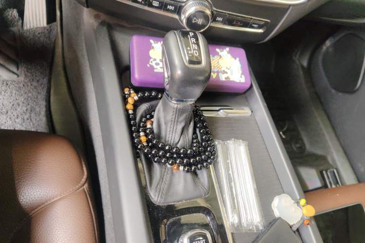 Used Volvo XC60 2020 T5 4x4 Zhiyi Luxury Edition Gear Lever