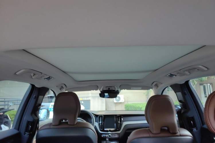 Used Volvo XC60 2020 T5 4x4 Smart Luxury Edition Headliner