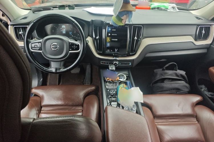 Used Volvo XC60 2020 T5 4x4 Smart Luxury Edition Interior 2