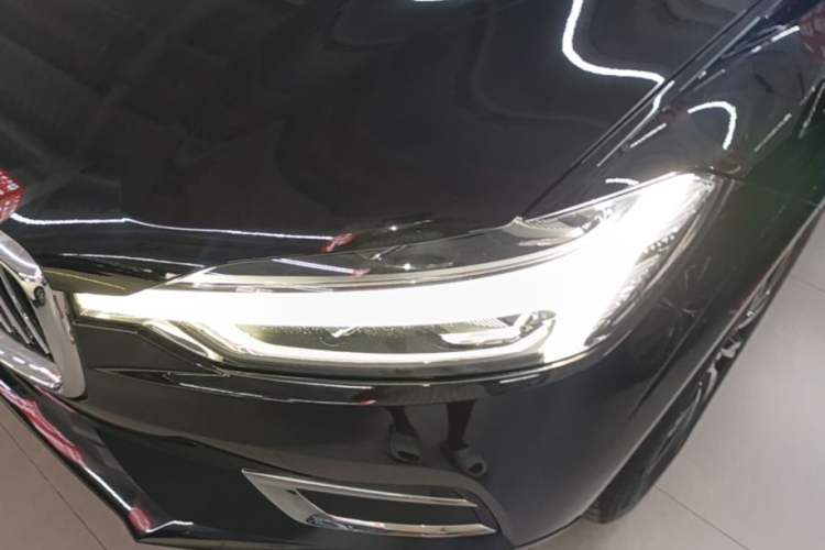 Used Volvo XC60 2020 T5 4x4 Smart Luxury Edition Left Front Headlight