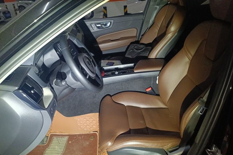Used Volvo XC60 2020 T5 4x4 Smart Luxury Edition Left Front Seat