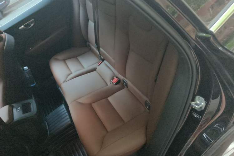 Used Volvo XC60 2020 T5 4x4 Zhiyi Luxury Edition Left Rear Seat