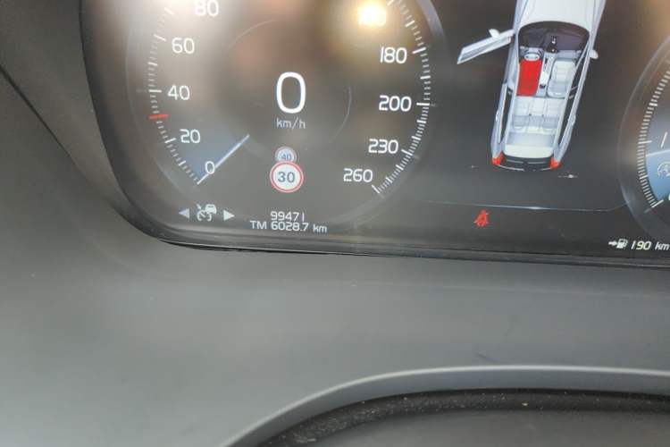 Used Volvo XC60 2020 T5 4x4 Smart Luxury Edition Odometer Close Up