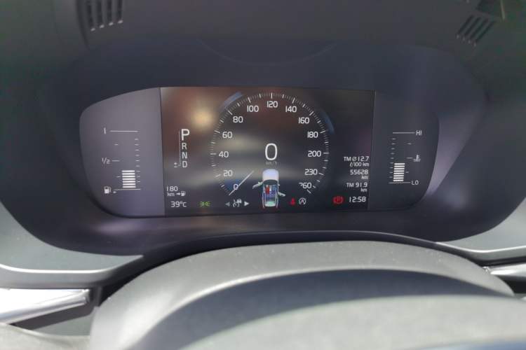 Used Volvo XC60 2020 T5 4x4 Zhiyi Luxury Edition Odometer Close Up