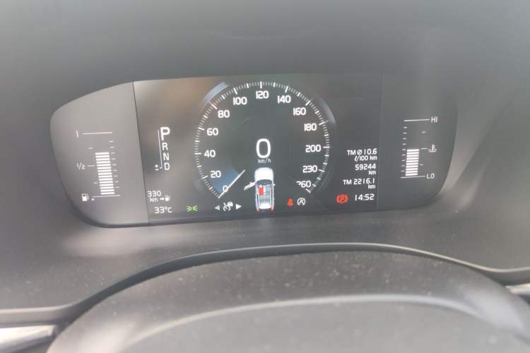 Used Volvo XC60 2020 T5 4x4 Zhiyi Luxury Edition Odometer Close Up