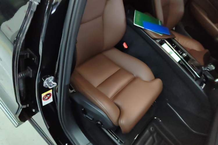 Used Volvo XC60 2020 T5 4x4 Smart Luxury Edition Right Front Seat