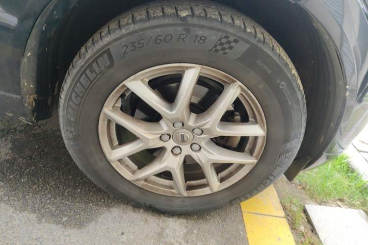 Used Volvo XC60 2020 T5 4x4 Zhiyi Luxury Edition Right Front Wheel Hub