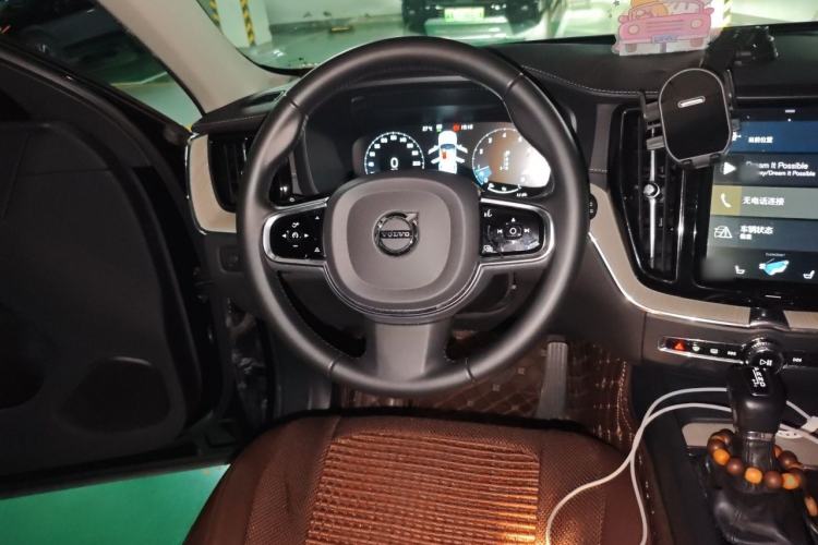 Used Volvo XC60 2020 T5 4x4 Smart Luxury Edition Steering Wheel