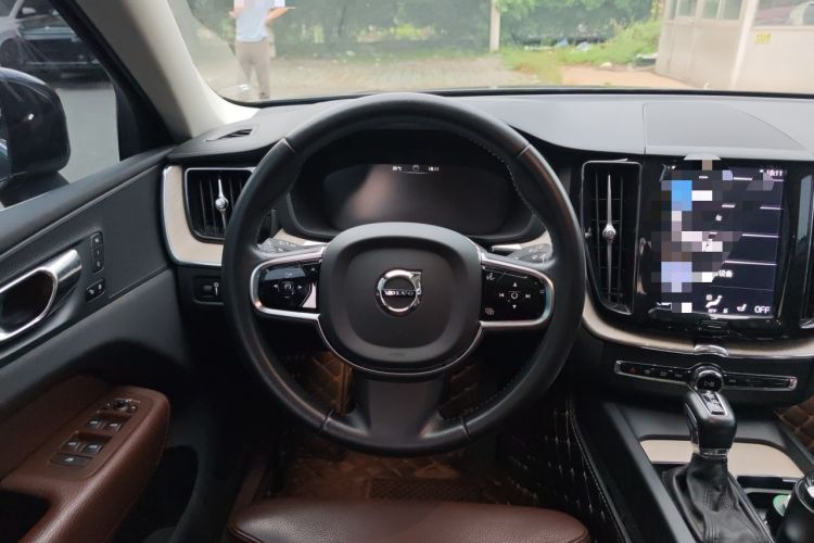 Used Volvo XC60 2020 T5 4x4 Smart Luxury Edition Steering Wheel