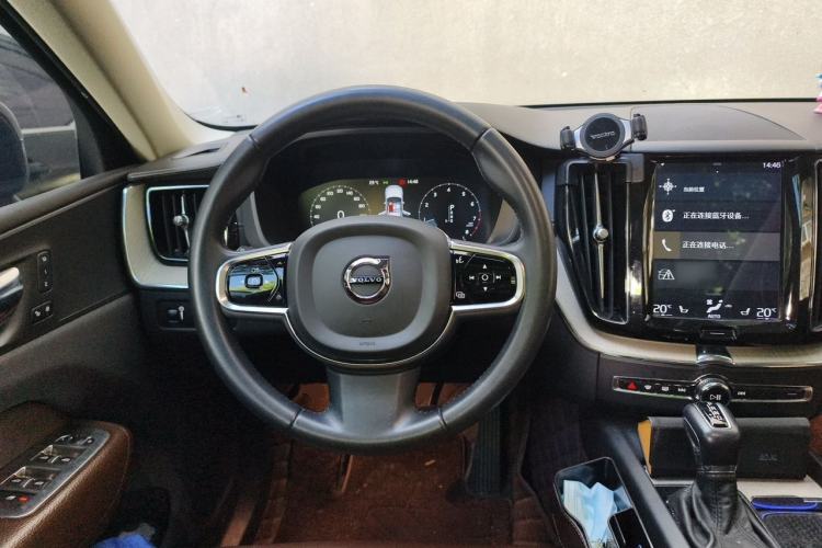 Used Volvo XC60 2020 T5 4x4 Smart Luxury Edition Steering Wheel