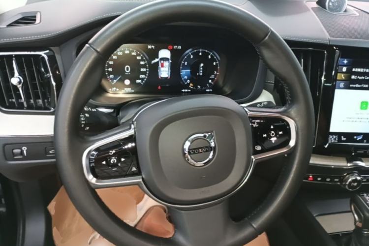 Used Volvo XC60 2020 T5 4x4 Smart Luxury Edition Steering Wheel