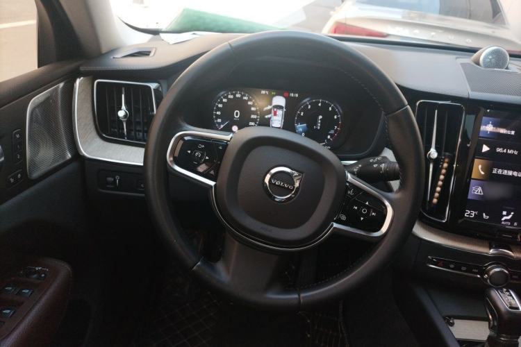 Used Volvo XC60 2020 T5 4x4 Smart Luxury Edition Steering Wheel