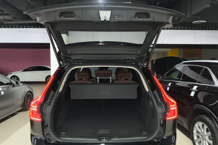 Used Volvo XC60 2020 T5 4x4 Zhiyi Luxury Edition Trunk