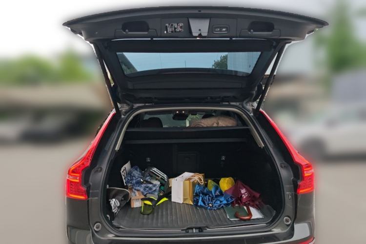 Used Volvo XC60 2020 T5 4x4 Smart Luxury Edition Trunk