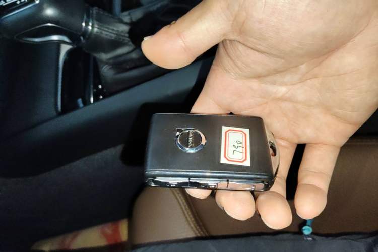 Used Volvo XC60 2020 T5 4x4 Smart Luxury Edition Vehicle Key