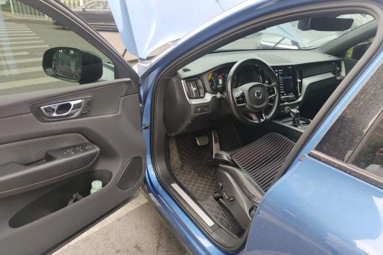 Used Volvo XC60 2020 T5 4x4 Smart & Dynamic Sport Edition Driver Seat