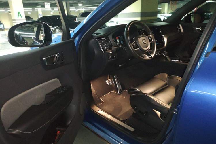 Used Volvo XC60 2020 T5 4x4 Smart & Dynamic Sport Edition Driver Seat