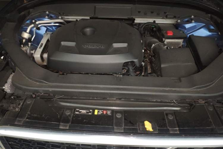 Used Volvo XC60 2020 T5 4x4 Smart & Dynamic Sport Edition Engine Bay