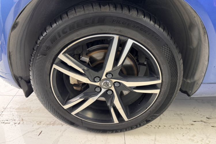 Used Volvo XC60 2020 T5 4x4 Smart & Dynamic Sport Edition Exterior 4