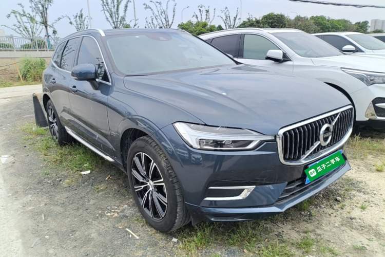 Used Volvo XC60 2020 T5 4x4 Smart Luxury Edition Front Right 45 Deg