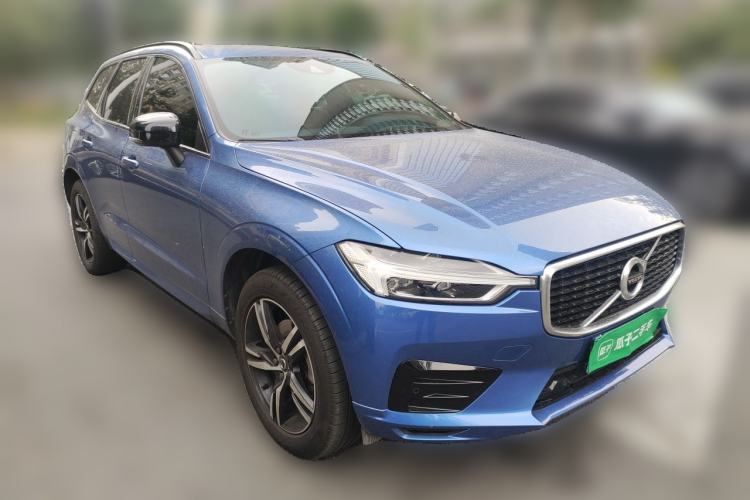 Used Volvo XC60 2020 T5 4x4 Smart & Dynamic Sport Edition Front Right 45 Deg