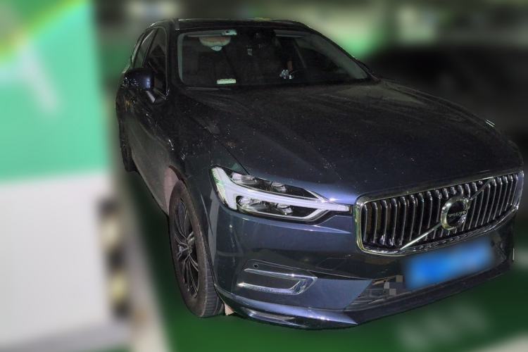 Used Volvo XC60 2020 T5 4x4 Smart Luxury Edition Front Right 45 Deg