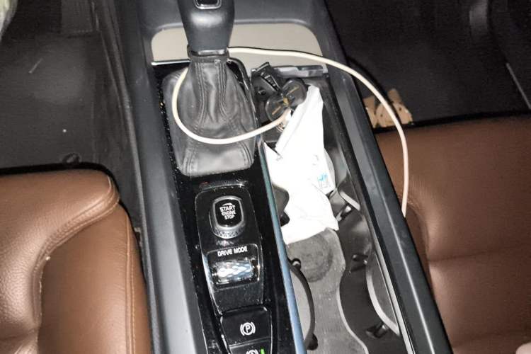 Used Volvo XC60 2020 T5 4x4 Smart Luxury Edition Gear Lever