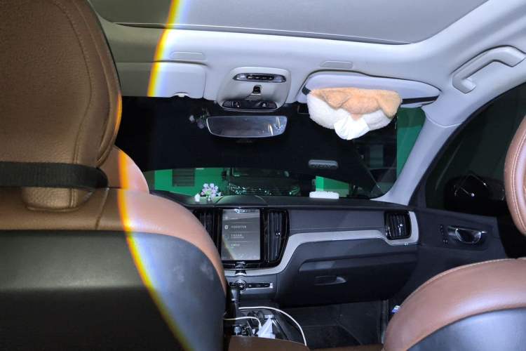Used Volvo XC60 2020 T5 4x4 Smart Luxury Edition Headliner