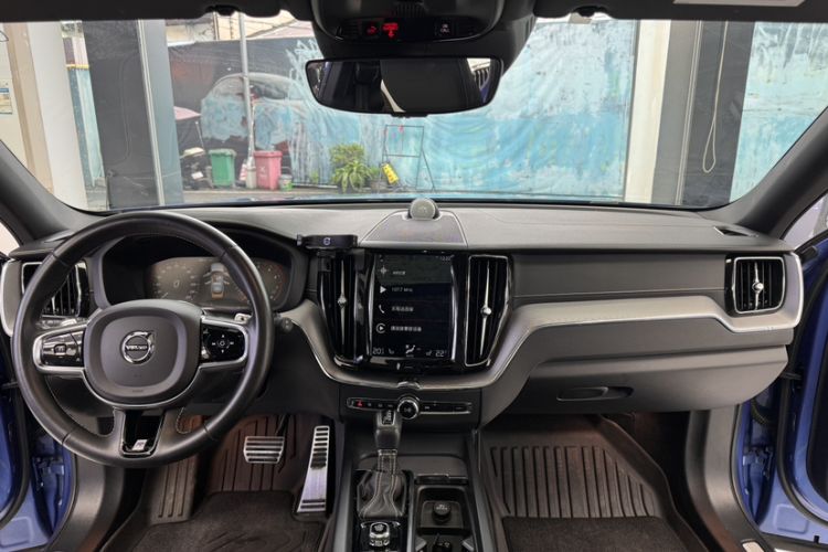 Used Volvo XC60 2020 T5 4x4 Smart & Dynamic Sport Edition Interior 1