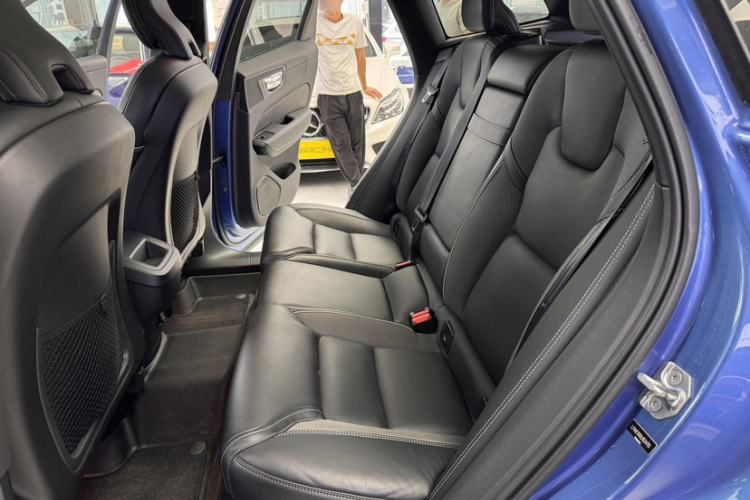 Used Volvo XC60 2020 T5 4x4 Smart & Dynamic Sport Edition Interior 3