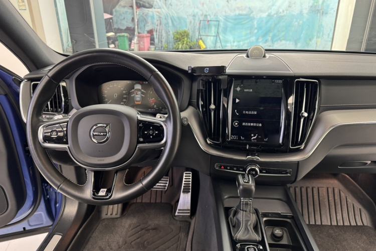 Used Volvo XC60 2020 T5 4x4 Smart & Dynamic Sport Edition Interior 5