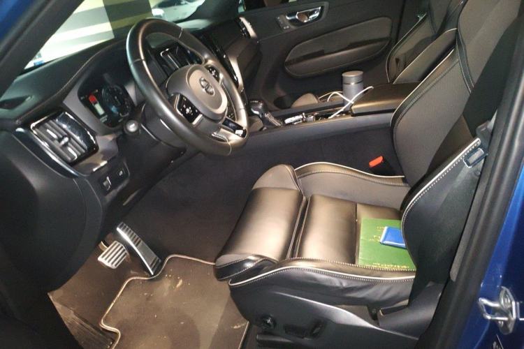 Used Volvo XC60 2020 T5 4x4 Smart & Dynamic Sport Edition Left Front Seat