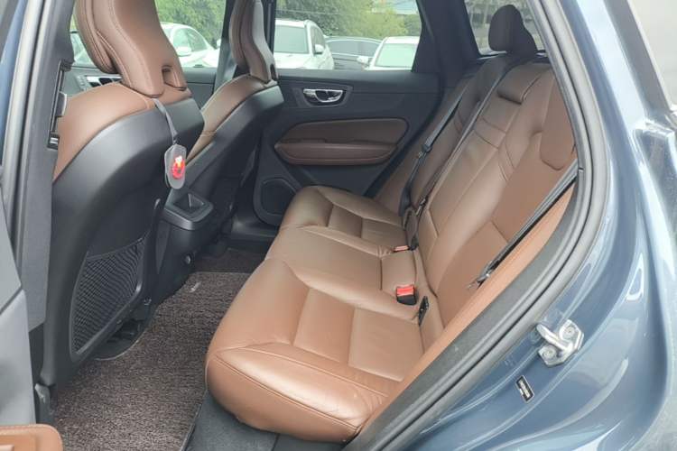 Used Volvo XC60 2020 T5 4x4 Smart Luxury Edition Left Rear Seat