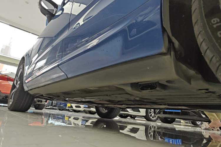 Used Volvo XC60 2020 T5 4x4 Smart & Dynamic Sport Edition Left Side Sill